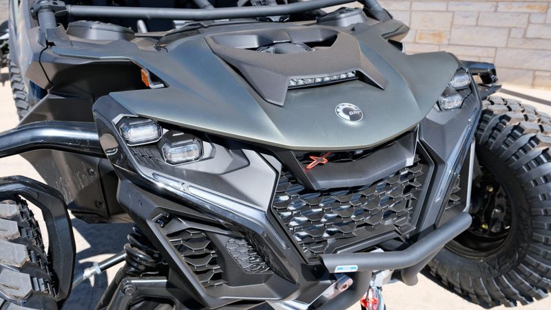 NEW 2026 CAN-AM MAVERICK R X RC 999T DCT Image 9