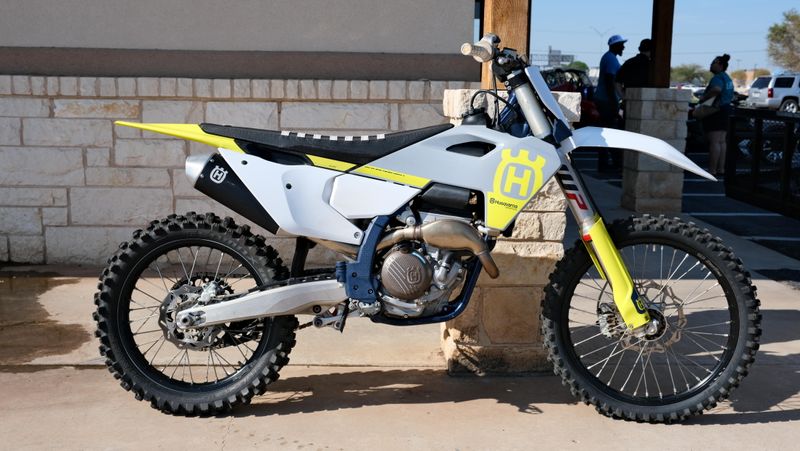 USED 2023 HUSQVARNA FC 250 Image 2
