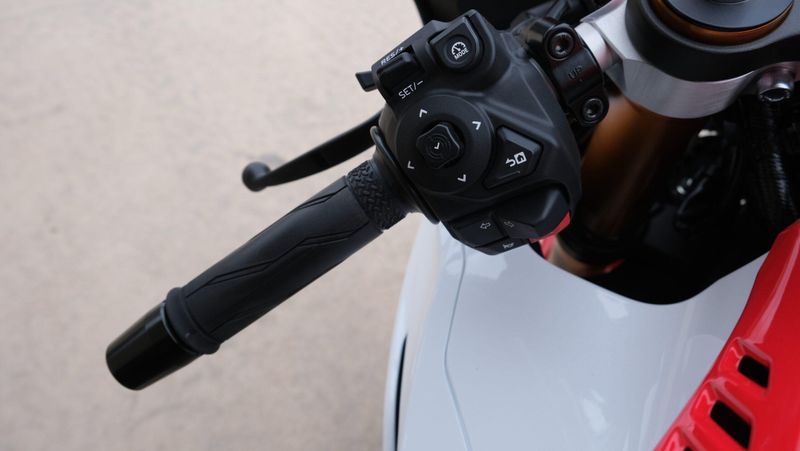 NEW 2026 YAMAHA YZF-R7 70TH ANNIVERSARY EDITION Image 19