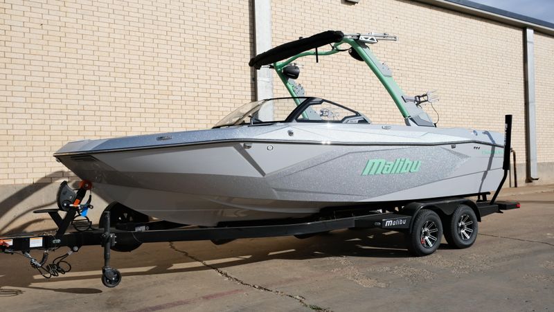NEW 2026 MALIBU 23 LSV Image 2