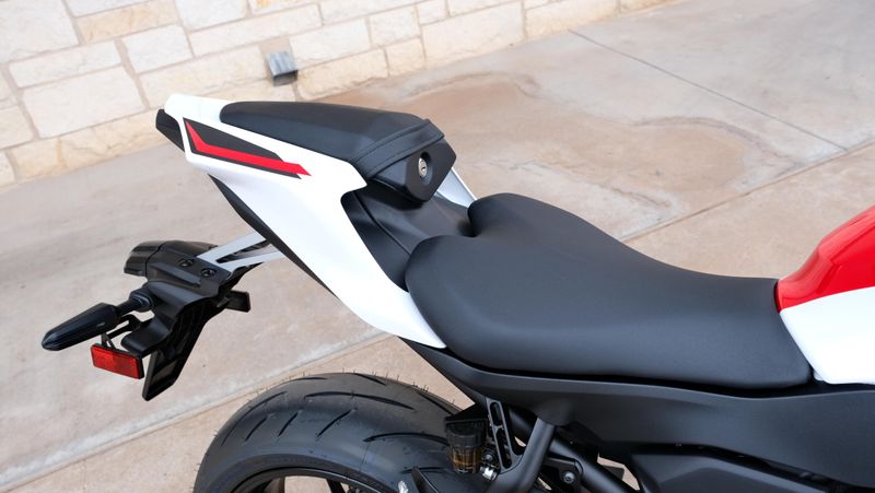 NEW 2026 YAMAHA YZF-R7 70TH ANNIVERSARY EDITION Image 14