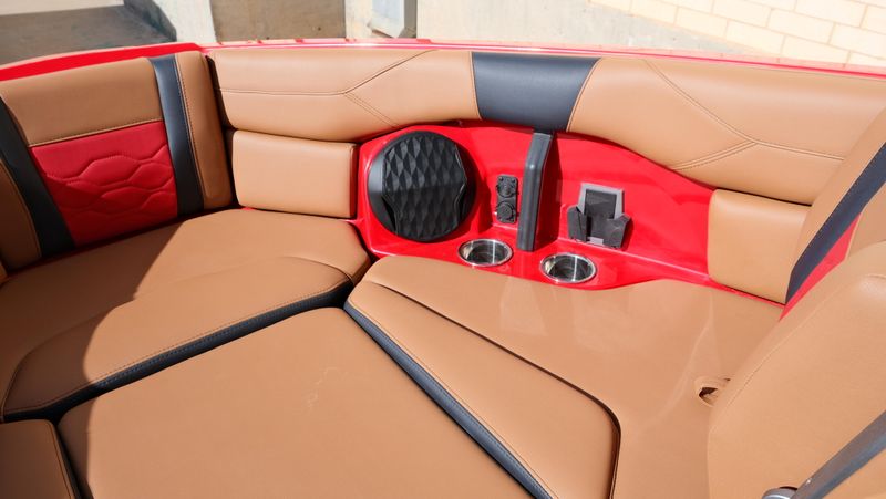 NEW 2026 MALIBU 23 LSV Image 28