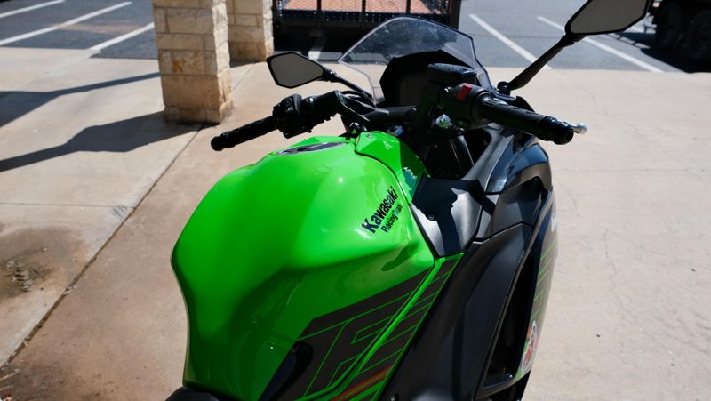 USED 2024 KAWASAKI NINJA 650 ABS KRT EDITION Image 5