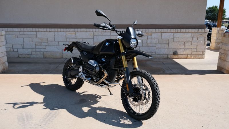 USED 2026 BMW R12 Image 1
