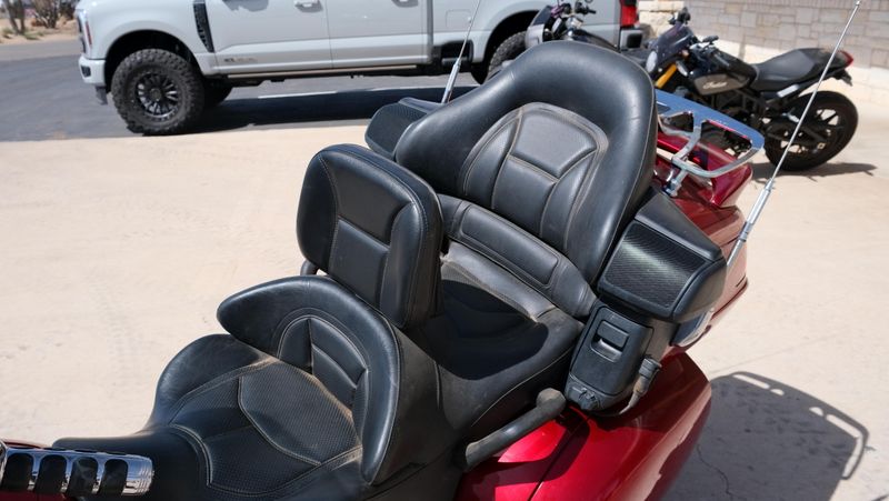 USED 2012 HONDA GOLD WING AUDIO COMFORT Image 9