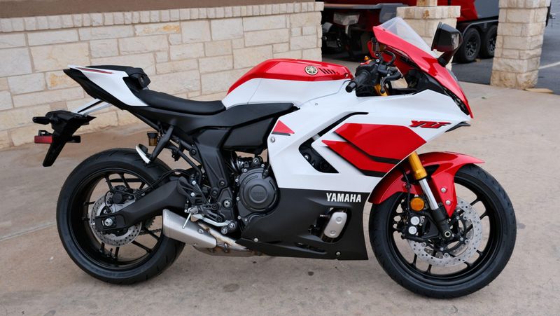 NEW 2026 YAMAHA YZF-R7 70TH ANNIVERSARY EDITION Image 2