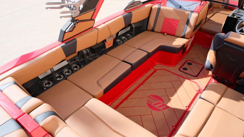 NEW 2026 MALIBU 23 LSV Image 16