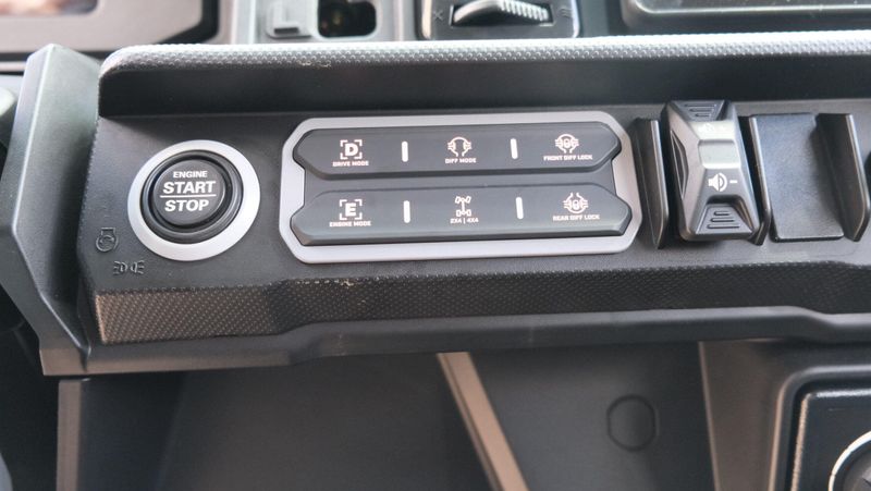 NEW 2026 CAN-AM DEFENDER MAX LIMITED CAB HD11 Image 23