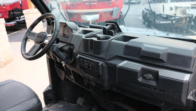 USED 2025 POLARIS RANGER CREW XP 1000 PREMIUM - STEALTH GREY Image 15