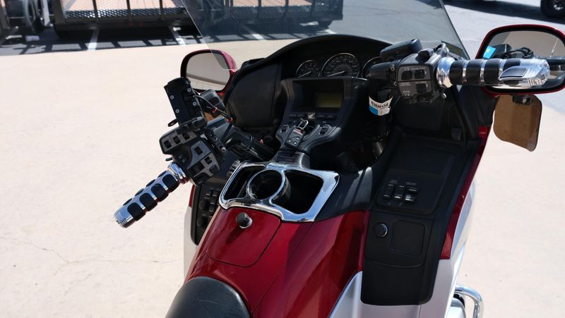 USED 2012 HONDA GOLD WING AUDIO COMFORT Image 11
