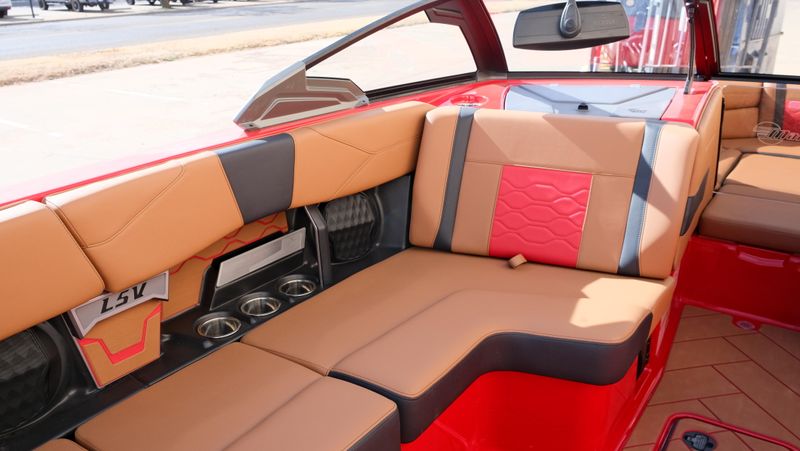 NEW 2026 MALIBU 23 LSV Image 21