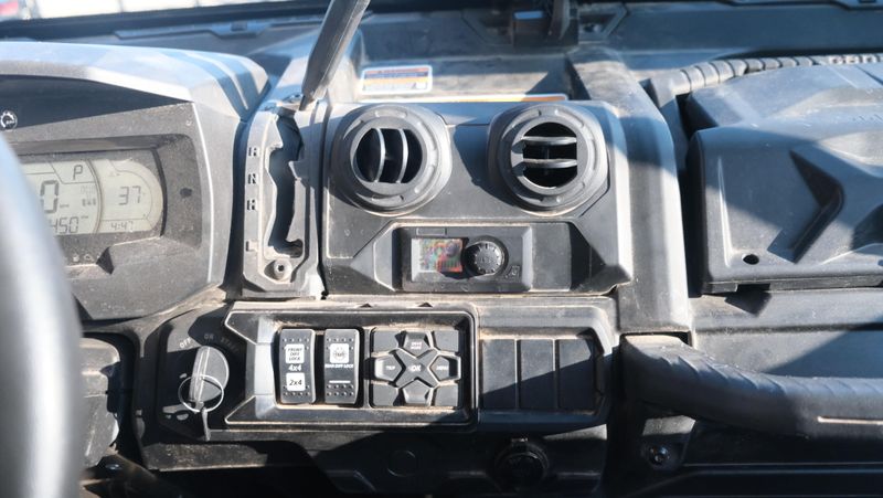 USED 2024 CAN-AM SSV DEF MAX LTD 65 HD10 RD 24 LIMITED HD10 Image 14