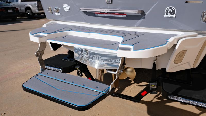 NEW 2026 MALIBU 25 LSV Image 58