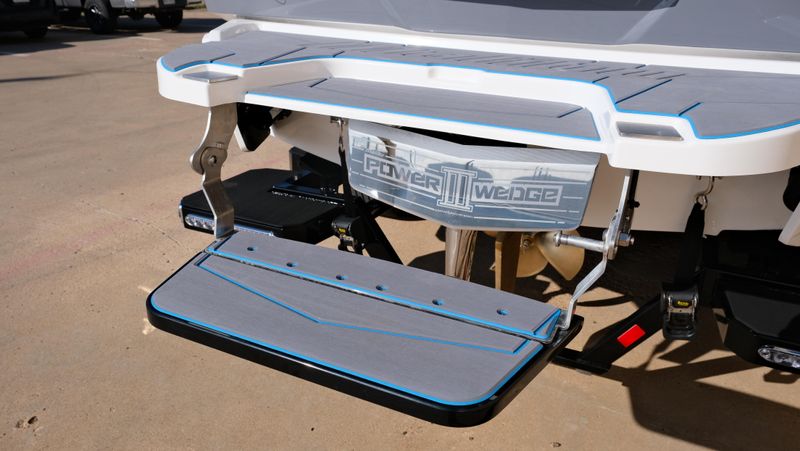 NEW 2026 MALIBU 25 LSV Image 60