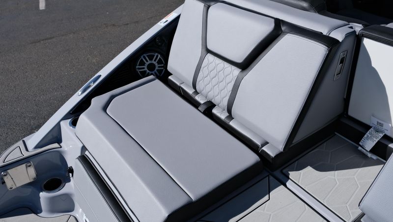 NEW 2026 YAMAHA 255XD Image 12