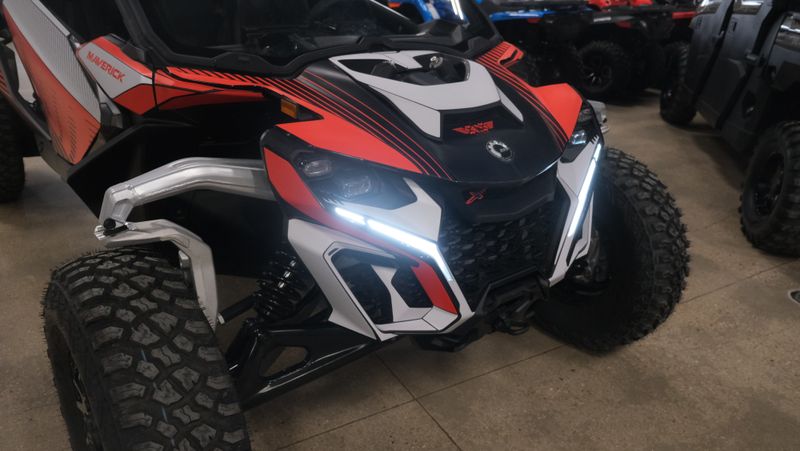 2024 Can-Am MAVERICK R X RS 999T DCT TRIPLE BLACKImage 3