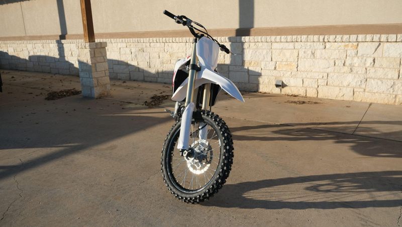 NEW 2026 YAMAHA YZ250F 70TH ANNIVERSARY EDITION Image 8