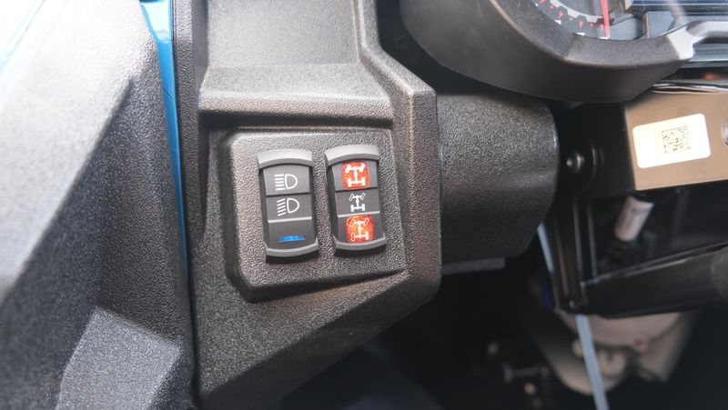 NEW 2027 POLARIS RANGER CREW XP 1000 CAB Image 29
