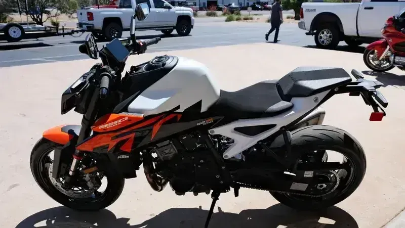 NEW 2027 KTM 990 DUKE Image 6