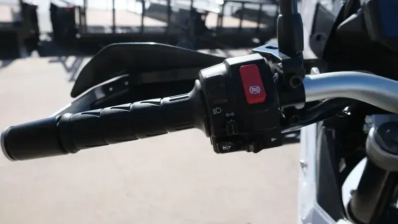 NEW 2026 KAWASAKI KLE 500 ABS SE Image 22