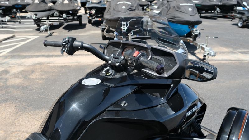 USED 2016 CAN-AM RD SPYDER F3 LTD 1330 ACE SE6 SB 16 Image 13