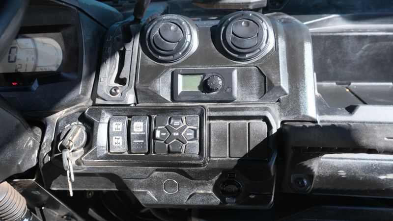 USED 2021 CAN-AM DEFENDER MAX LIMITED HD10 Image 19