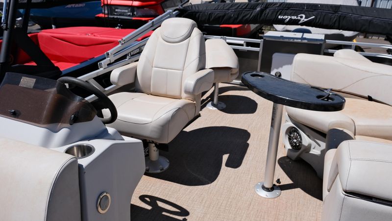 USED 2022 AVALON 20 VENTURE REAR FISH CARINA Image 12