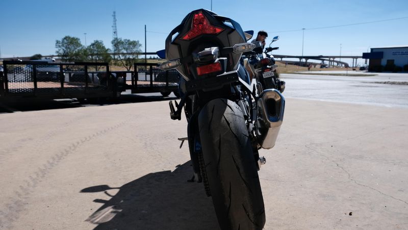 USED 2025 KAWASAKI NINJA ZX10R METAL FLAT SPARK BLACK AND EBONY  in a METAL FLAT SPARK BLACK AND EBONY exterior color. Family PowerSports (877) 886-1997 familypowersports.com