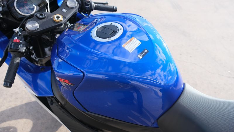 NEW 2026 SUZUKI GSXR600Z 40TH ANNIVERSARY EDITION Image 10