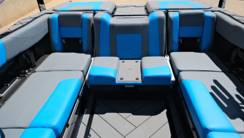 USED 2024 MALIBU WAKESETTER 23LSV Image 16