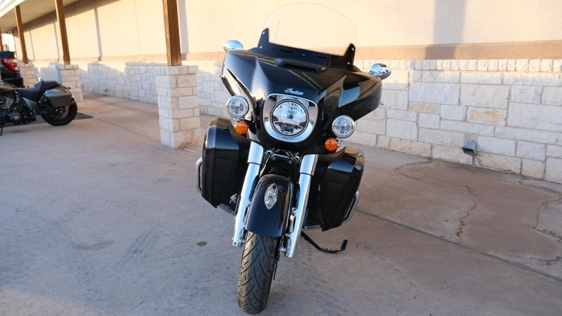 USED 2024 INDIAN MOTORCYCLE ROADMASTER LTD BLACK AZURE CRYSTAL 49ST LIMITED Image 7