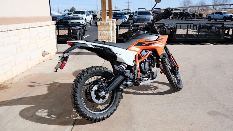 NEW 2026 KTM 390 ENDURO R Image 3
