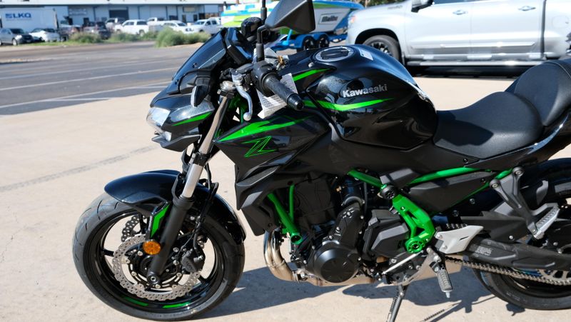 NEW 2025 KAWASAKI Z650 ABS Image 3