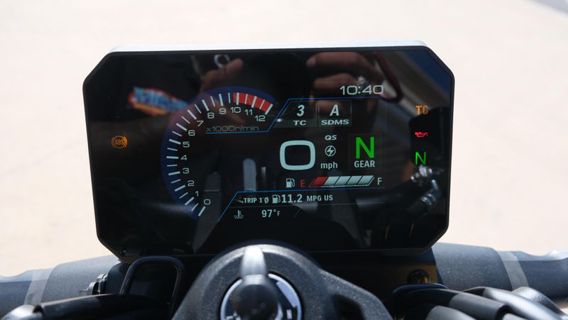 NEW 2026 SUZUKI GSX8T Image 11