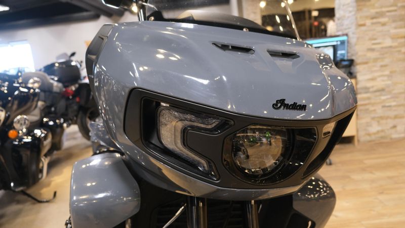 USED 2023 INDIAN MOTORCYCLE PURSUIT DARK HORSE PREM STEALTH GRAY Image 4