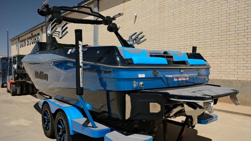 USED 2024 MALIBU WAKESETTER 23LSV Image 4