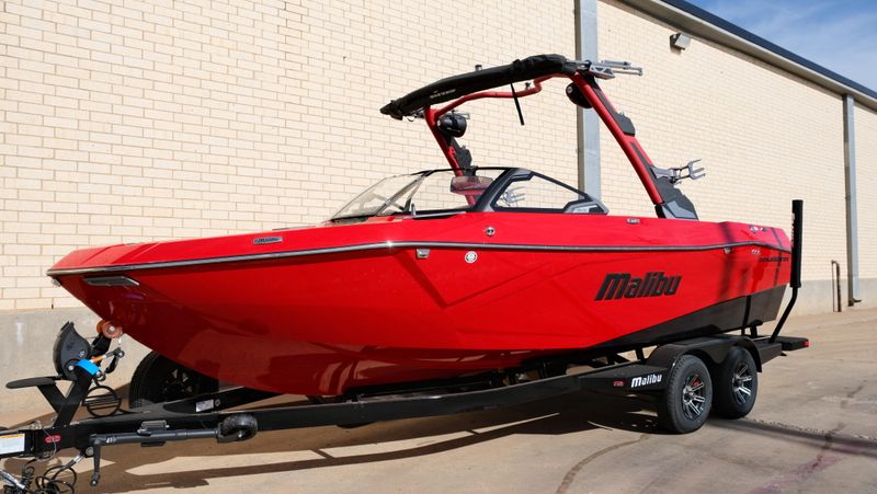 NEW 2026 MALIBU 23 LSV Image 2