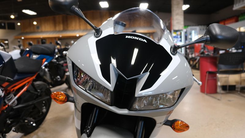 NEW 2026 HONDA CBR600RR ABS Image 8