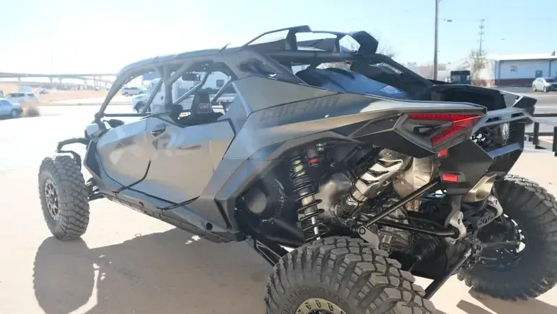 NEW 2026 CAN-AM MAVERICK R MAX X RC WITH SMARTSHOX 999T DCT Image 5