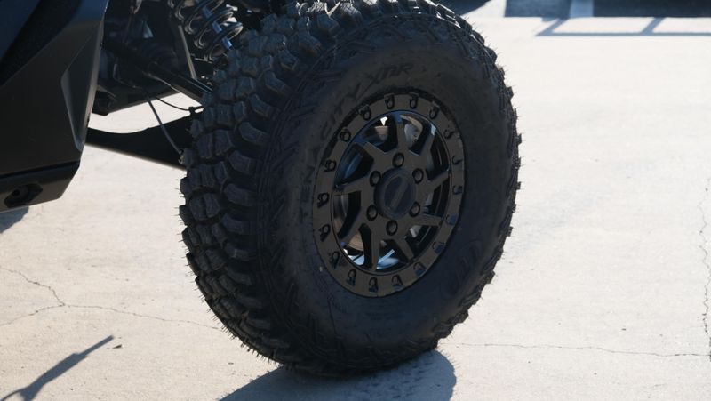 NEW 2026 CAN-AM MAVERICK R X RS WITH SMARTSHOX 999T DCT Image 11
