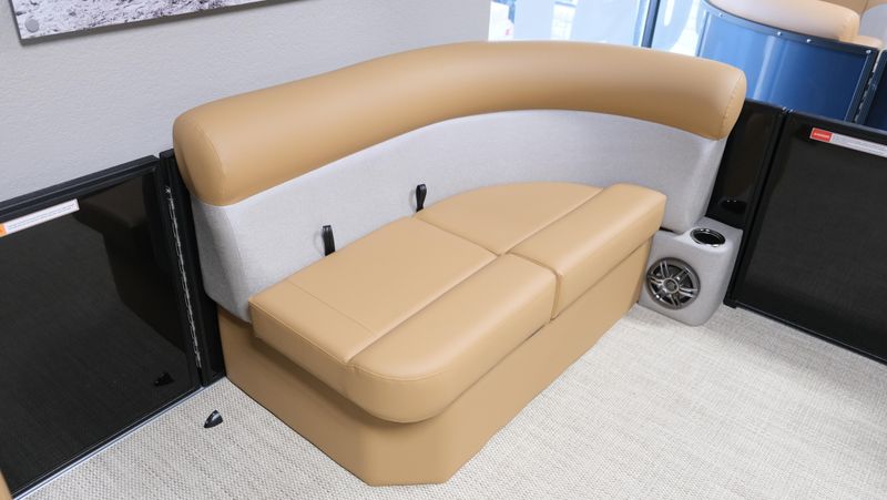 NEW 2026 CREST CONQUEST SE 200 CRUISE Image 7