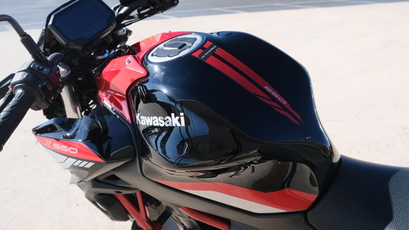 USED 2024 KAWASAKI Z650 ABS Image 15
