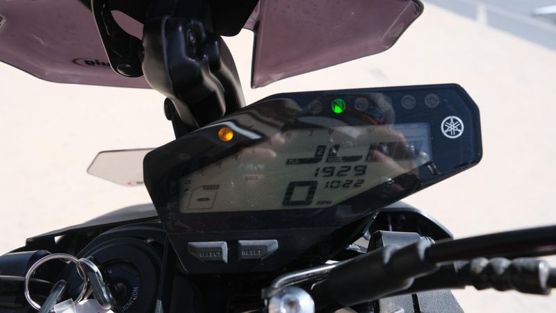 USED 2018 YAMAHA MT09 Image 19