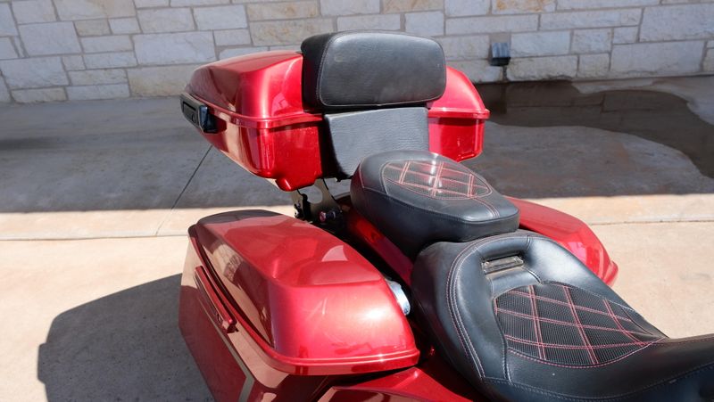 USED 2018 HARLEY ROAD GLIDE SPECIAL Image 11