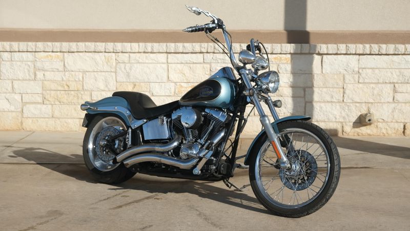 USED 2007 HARLEY SOFTAIL CUSTOM Image 1
