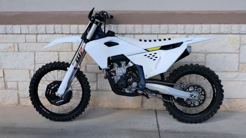 USED 2024 HUSQVARNA FC 250 Image 2