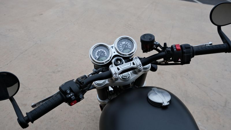 USED 2022 TRIUMPH SPEED TWIN 1200 Image 10