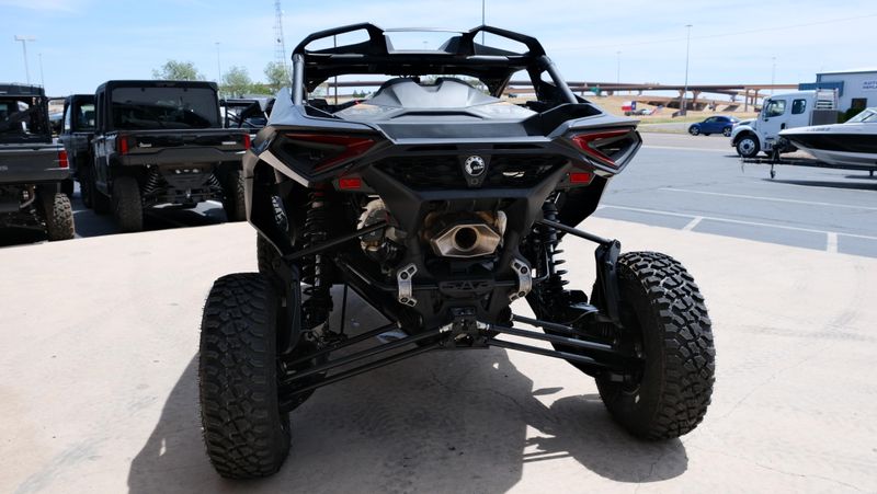 USED 2026 CAN-AM MAVERICK R X RS WITH SMART-SHOX 999T DCT Image 4