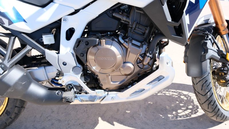 NEW 2025 HONDA AFRICA TWIN ADVENTURE SPORTS ES DCT Image 12