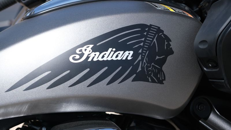 2023 INDIAN MOTORCYCLE CHALLENGER TITANIUM SMOKE 49STImage 15